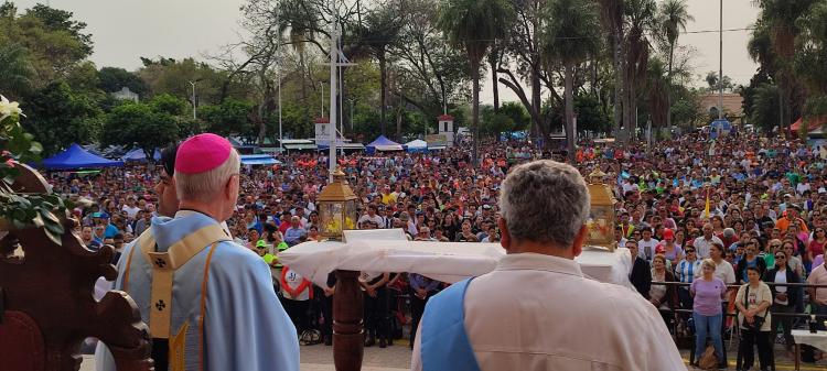 Más de 150.000 jóvenes del NEA peregrinaron a la Virgen de Itatí