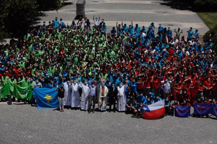 Miles de universitarios chilenos misionan por todo el país