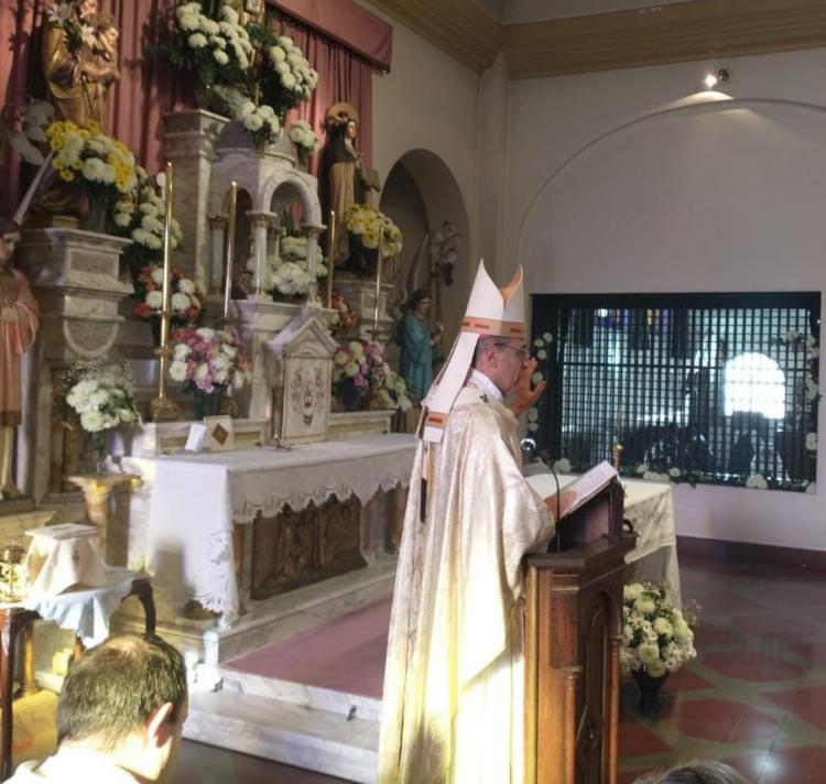 Misa y profesión de una religiosa contemplativa en La Plata