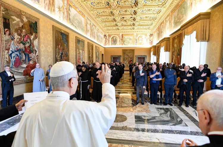 'Misericordia, misión y renovación', las propuestas del Papa a los religiosos 'Misericordia, misión y renovación', las propuestas del Papa a los religiosos