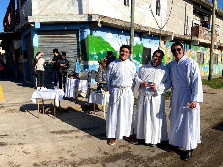 Misión de los seminaristas y jóvenes de Laferrere: una Iglesia en salida Misión de los seminaristas y jóvenes de Laferrere: una Iglesia en salida
