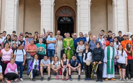 Mons. Araya, a los jóvenes: 'Para ser feliz hay que entregarse, ¡hay que amar!'