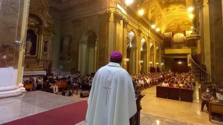 Mons. Barba celebró los 55 años de la Renovación Carismática Católica