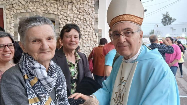 Mons. Barbaro visitó distintas comunidades en la fiesta de la Asunción