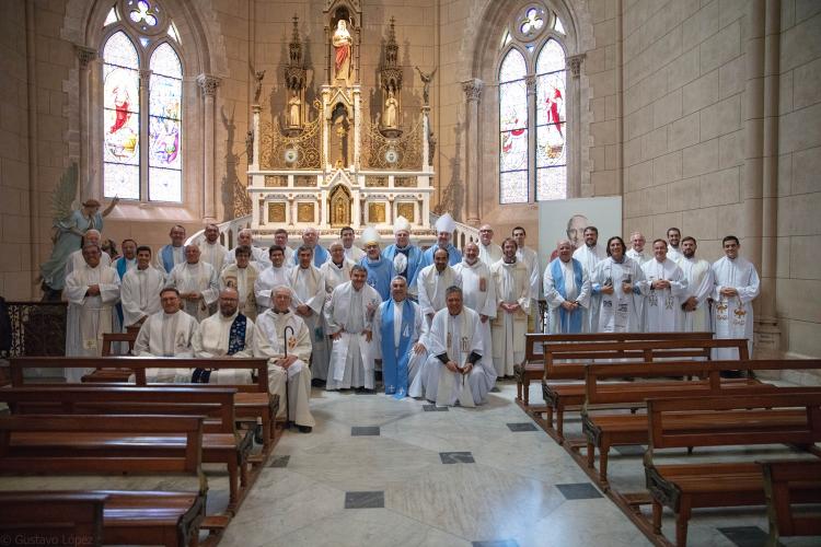 Mons. Bochatey: 'Jesús nos da a su Madre como nuestra propia madre'