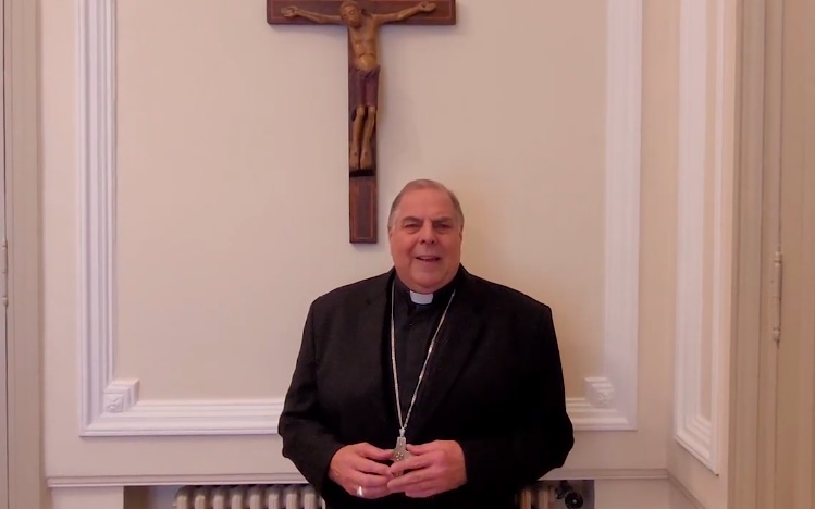 Mons. Bochatey: "Jesús resucitó para salvarnos, para crear paz y amor"