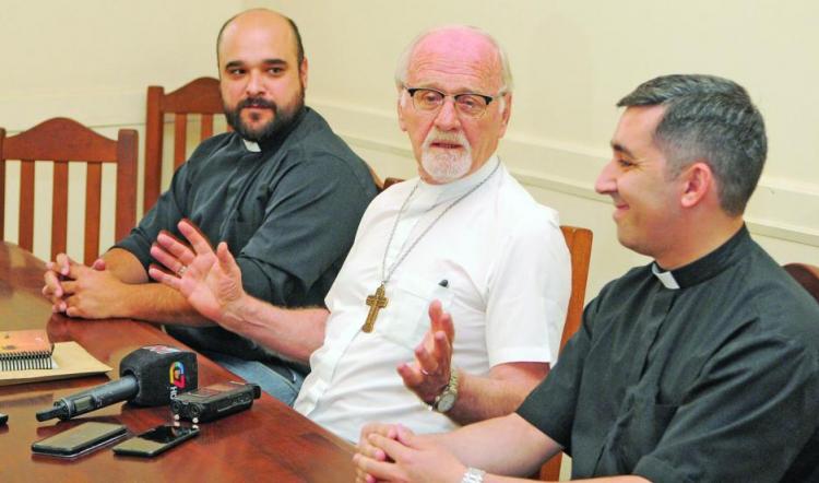 Mons. Bokalic pidió "prudencia" ante el fenómeno de la Virgen "que llora sangre"