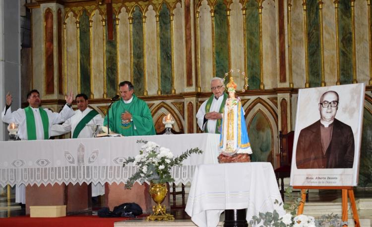 Mons. Canecín detalló cuál sería el mejor homenaje a Mons. Devoto