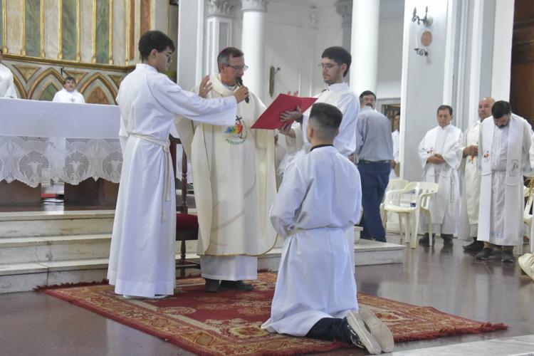 Goya: Mons. Canecín ordenó un nuevo diácono camino al sacerdocio