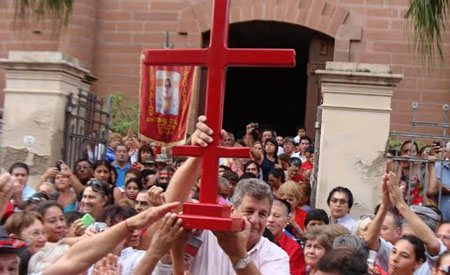 Mons. Canecín anima a prepararse para la celebración en torno a la Cruz Gil