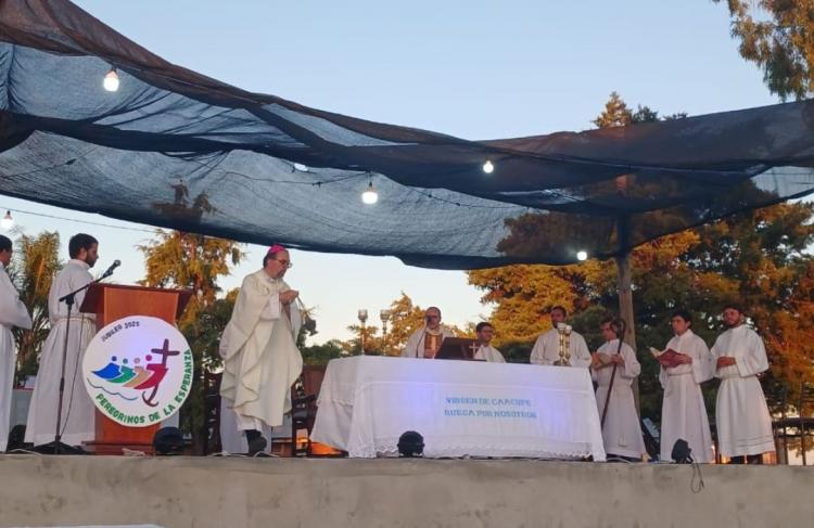 Mons. Carrara animó a los misioneros a ser portadores de Jesús, 'la luz esperada'