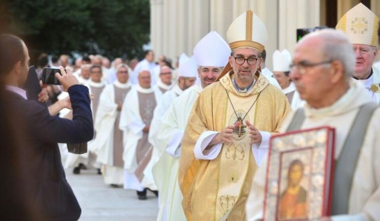 Mons. Carrara: 'Hay que promover la integración urbana de los barrios populares'