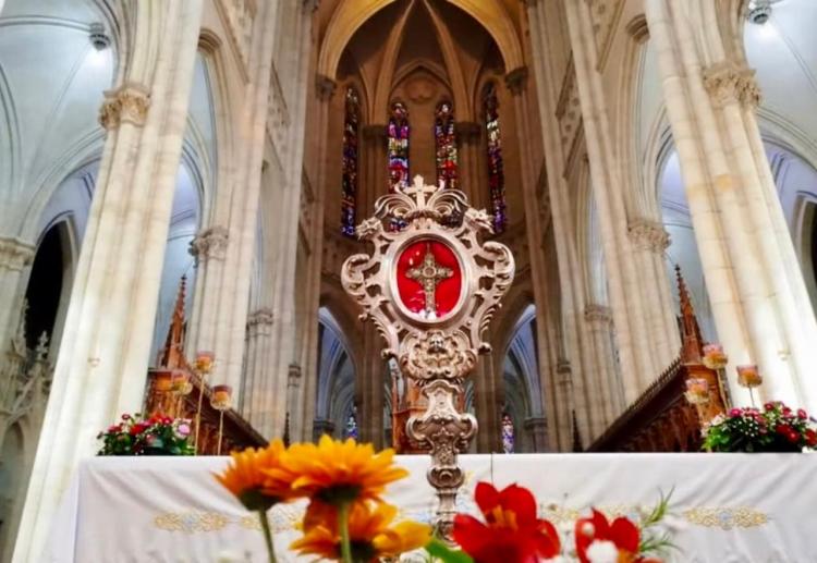Mons. Carrara: 'Mirarnos menos a nosotros mismos y más a Jesús, nuestro salvador' Mons. Carrara: 'Mirarnos menos a nosotros mismos y más a Jesús, nuestro salvador'