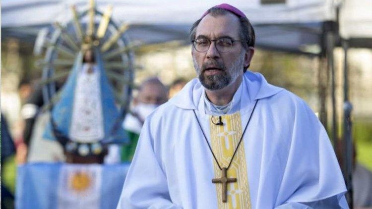 Mons. Carrara: 'Quiero compartir de corazón a corazón como uno más'