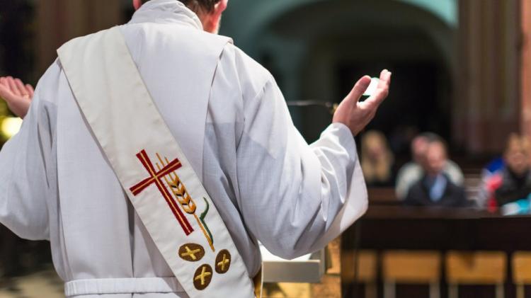 Mons. Castagna: "Toda la vida del sacerdote conforma un proceso de santificación"