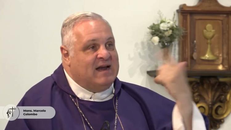 Mons. Colombo: 'De la ceguera a la luz de la fe'