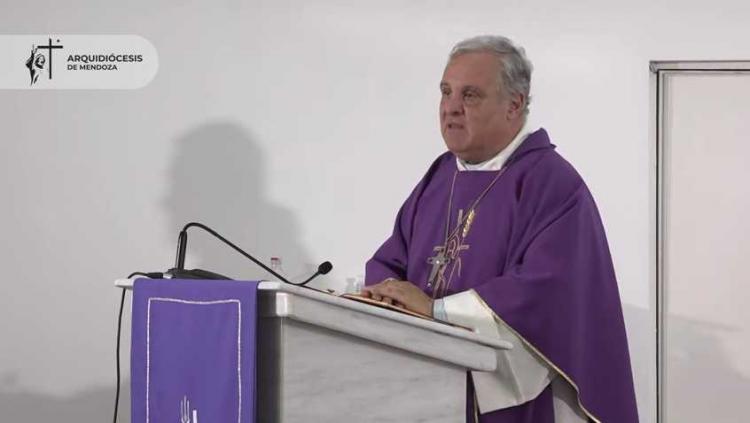Mons. Colombo: "Dios vivo y verdadero nos llena de esperanza"