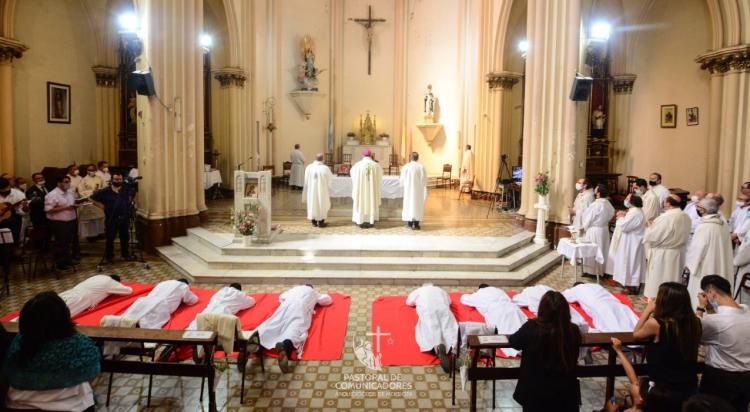 Mons. Colombo invita a reflexionar y orar con la Pastoral Vocacional