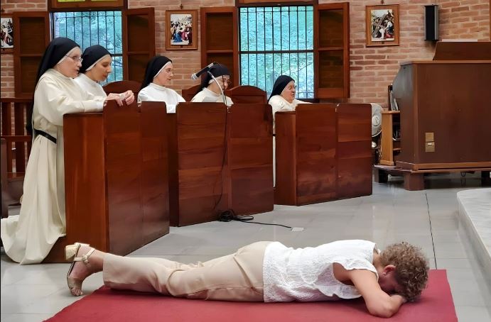 Mons. Díaz celebró las bodas de plata de una virgen consagrada de Concepción