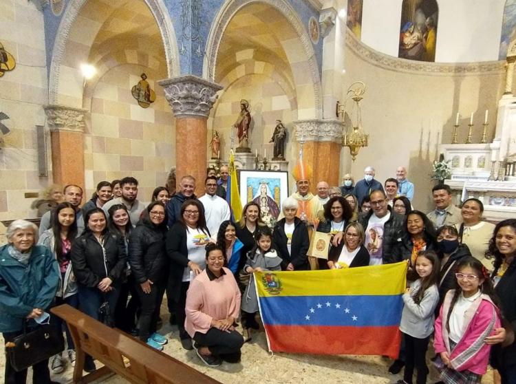 Mons. Fernández celebró una misa por la comunidad venezolana