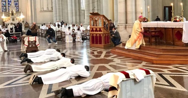 Mons. Fernández les pidió "un ministerio popular" a los nuevos diáconos