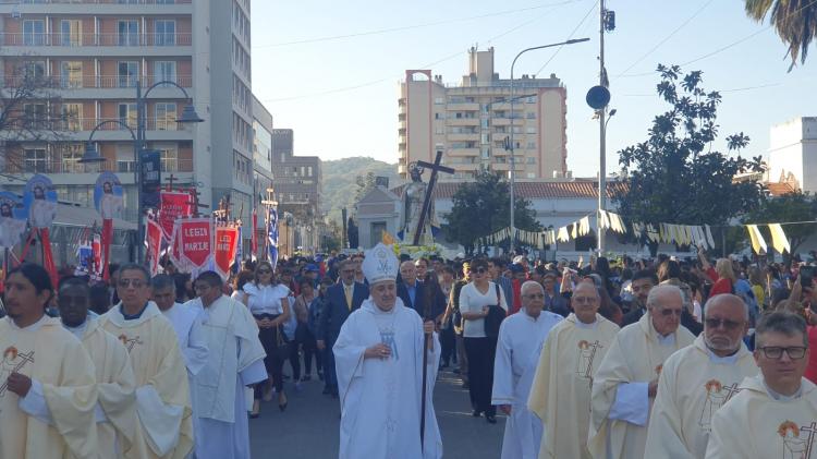Mons. Fernández llamó a la comunidad jujeña a trabajar por la fraternidad y la paz