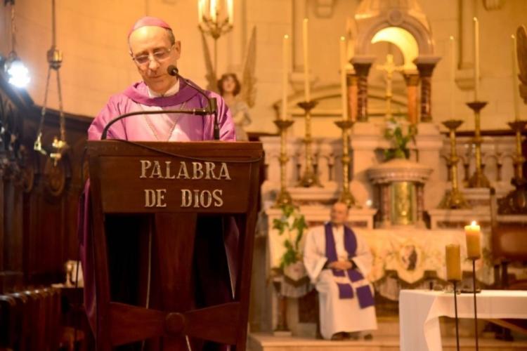 Mons. Fernández presidió una misa por los 70 años de la muerte de Eva Perón