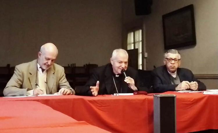 Mons. Frassia: 'La persona es siempre más que una máquina'