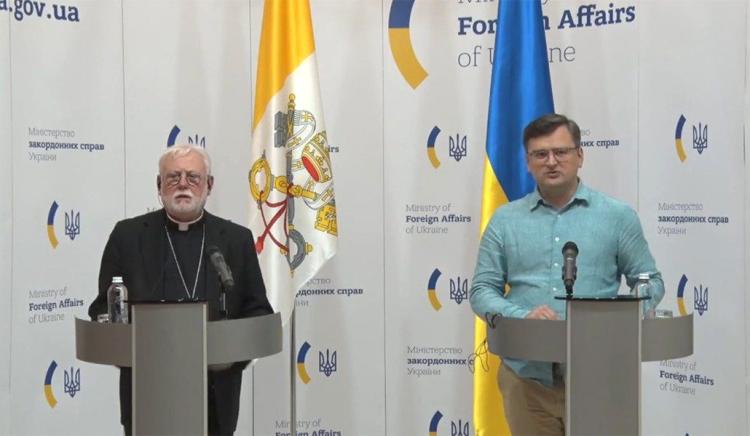 Mons. Gallagher en Ucrania: La Santa Sede sigue dispuesta a mediar