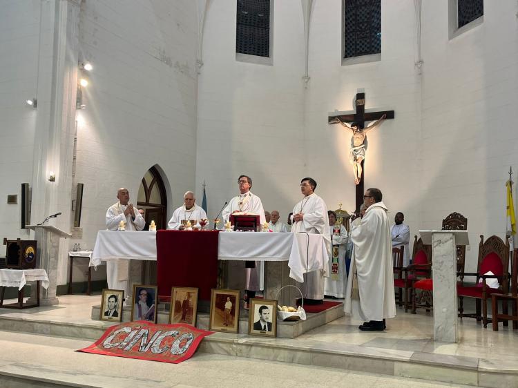 Mons. García Cuerva destacó la fe 'audaz' de los mártires palotinos -  AICA.org