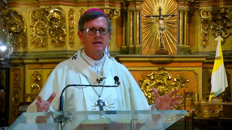 Mons. García Cuerva: 'El bautismo significa sumergirse en Cristo'