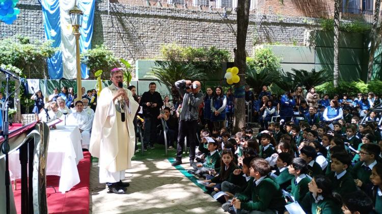 Mons. García Cuerva: 'El mejor regalo a la Virgen es estar unidos'