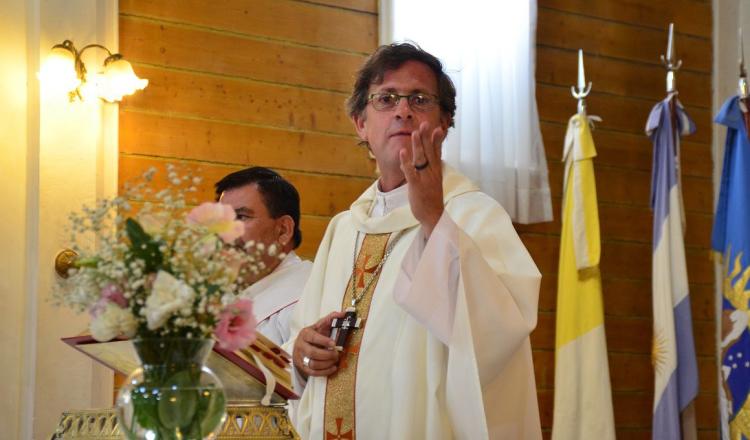 Mons. García Cuerva: "Jesús quiere una Iglesia liviana de equipaje"