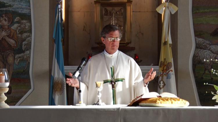 Mons. García Cuerva: 'Ser una Iglesia sinodal que sale al encuentro de los hermanos necesitados'