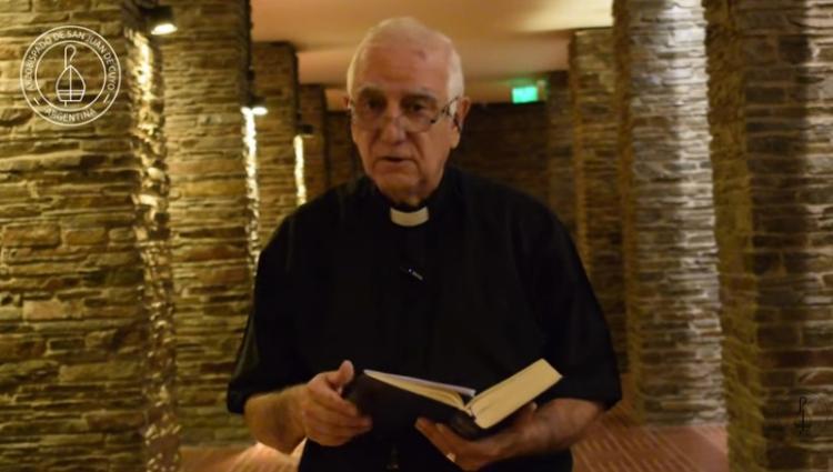 Mons. Lozano: 'Jesús nos hace pasar de la oscuridad a la luz'