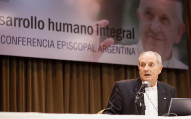 Mons. Lugones alerta sobre el impacto de un ajuste en la coyuntura económica actual
