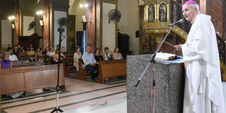 Mons. Lugones: Francisco es un líder del encuentro, la amistad social y la paz