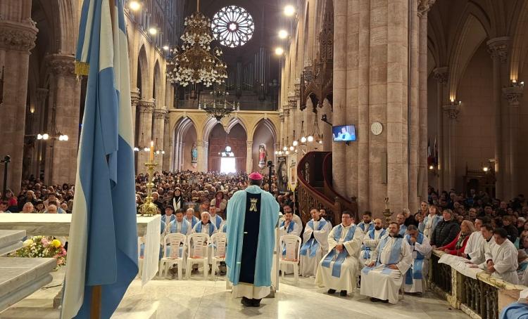 Mons. Margni le pidió a la Virgen de Luján que 'cure nuestras esperanzas debilitadas' Mons. Margni le pidió a la Virgen de Luján que 'cure nuestras esperanzas debilitadas'