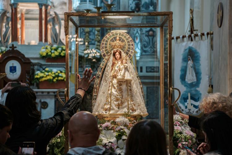 Mons. Martín: María como modelo de oración y vocación