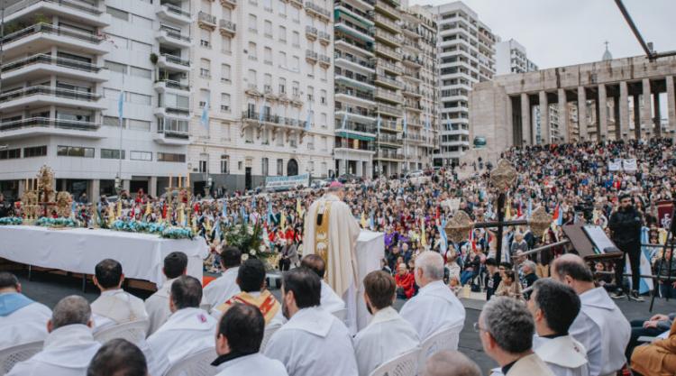 Mons. Martín: 'Recemos y trabajemos por la paz en Rosario'