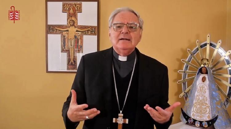 Mons. Ojea: 'Cada vez que comulgamos; nos transformamos en Él'