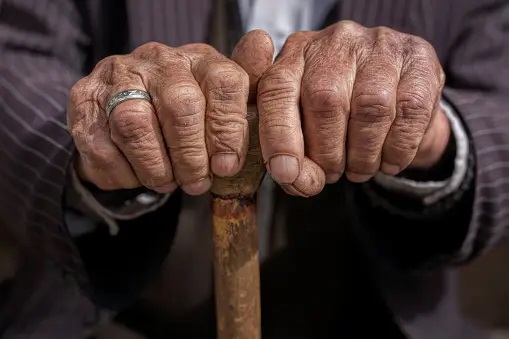 Mons. Ojea: 'Pidamos poder crear espacios dignos para nuestros abuelos'