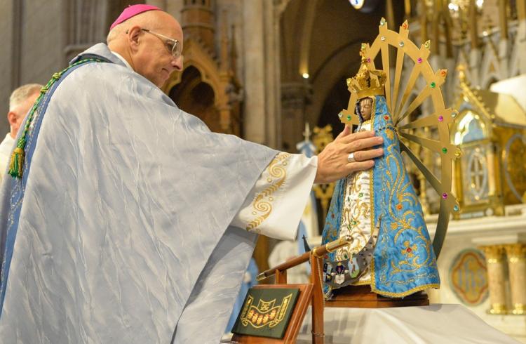 Mons. Olivera: 'Que la venia a María salga del corazón para hacer lo que su Hijo nos pide' Mons. Olivera: 'Que la venia a María salga del corazón para hacer lo que su Hijo nos pide'