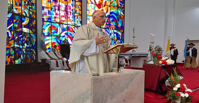 Mons. Olivera: "Renovemos el pacto de fidelidad uniéndonos a la comunidad de Salta"