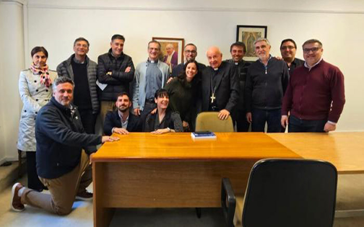 Mons. Paglia visitó la sede de Cáritas Argentina