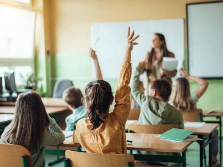 Mons. Puiggari, a las comunidades educativas: 'Renovemos la esperanza en este Año Jubilar' Mons. Puiggari, a las comunidades educativas: 'Renovemos la esperanza en este Año Jubilar'