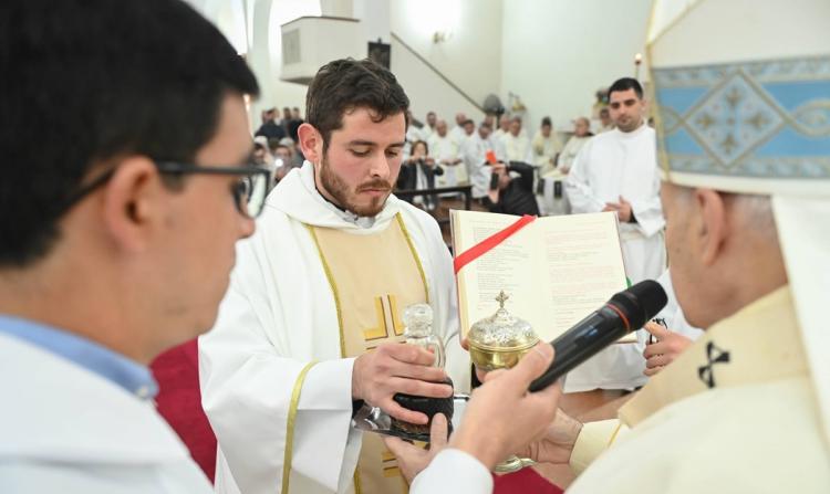 Mons. Puiggari, a un neopresbítero: 'Sé hombre de oración, hombre de la Eucaristía'