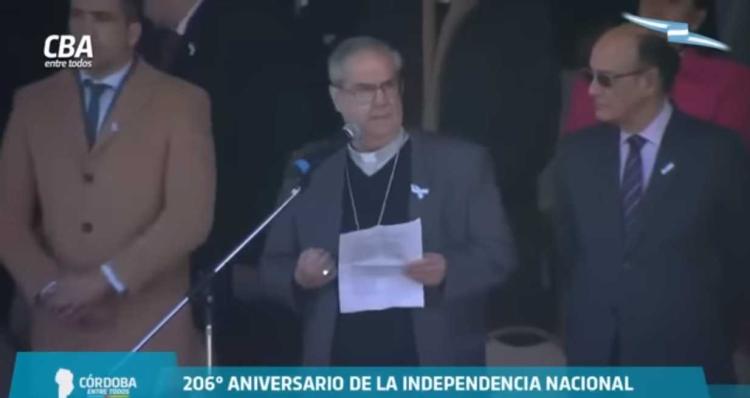 Mons. Rossi: "Nadie es la Patria, todos lo somos"