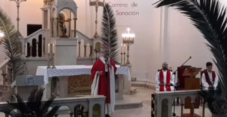 Mons. Scheinig: "Jesús no va a la cruz resignado"