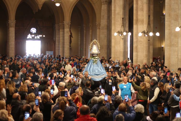 Mons. Scheinig: 'Llamados a vivir de otra manera en la casa común que es la patria'